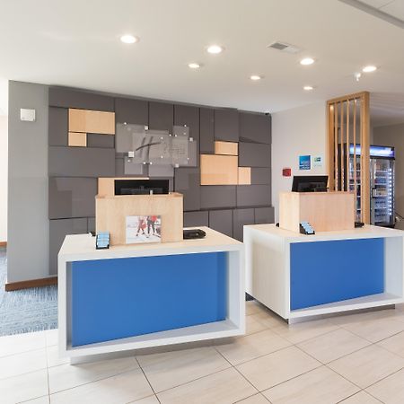 Holiday Inn Express & Suites - Auburn By Ihg Eksteriør billede