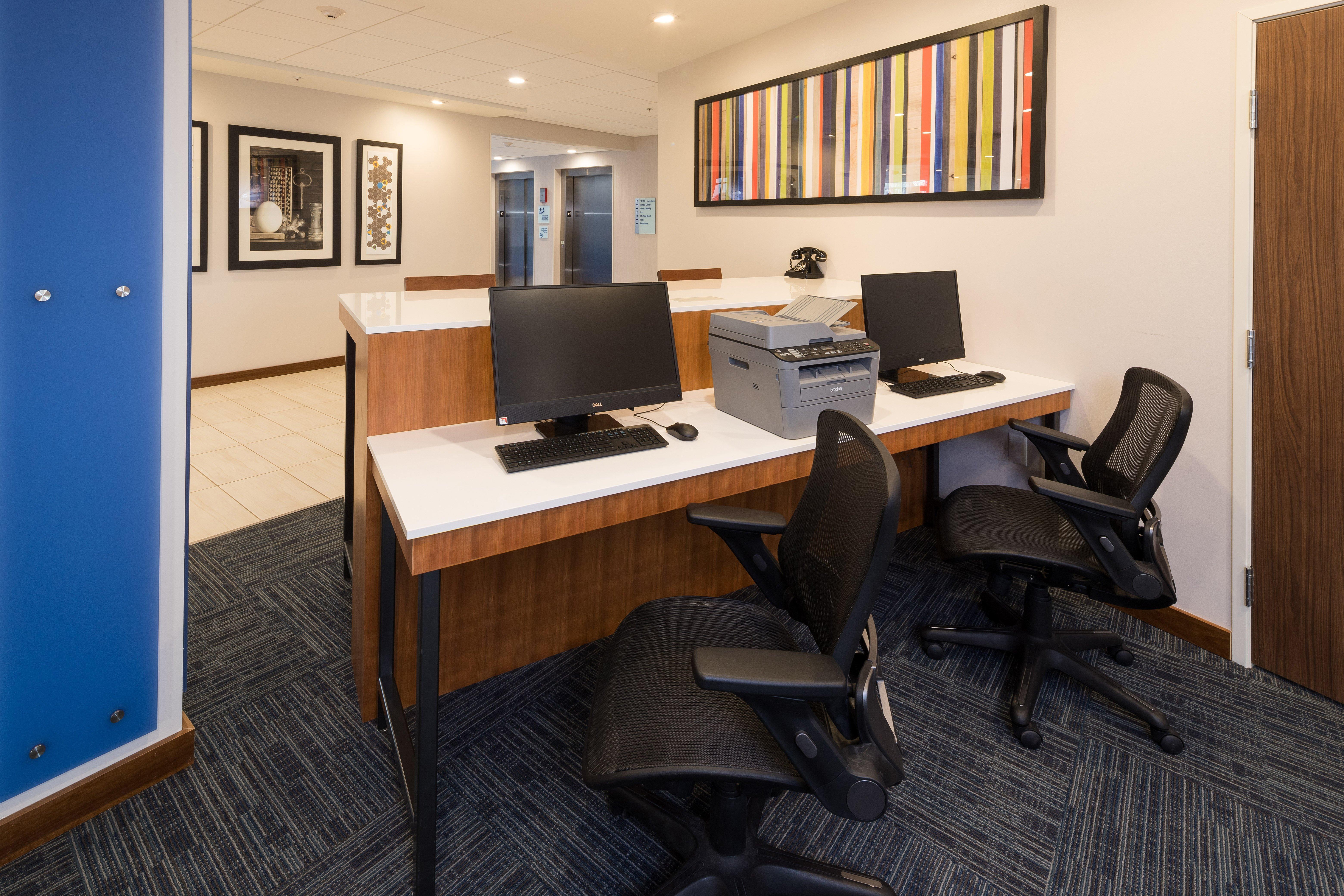 Holiday Inn Express & Suites - Auburn By Ihg Eksteriør billede