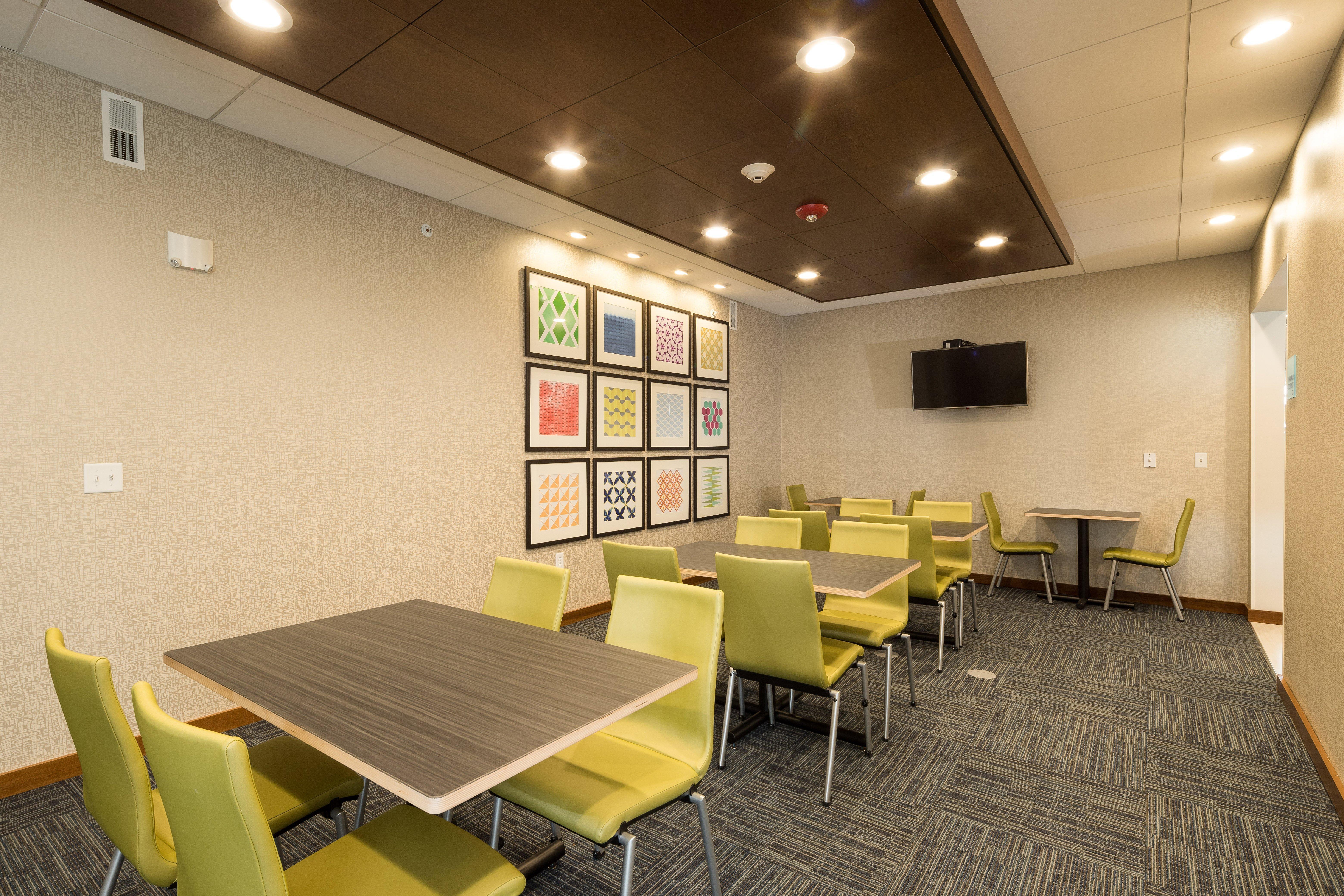 Holiday Inn Express & Suites - Auburn By Ihg Eksteriør billede